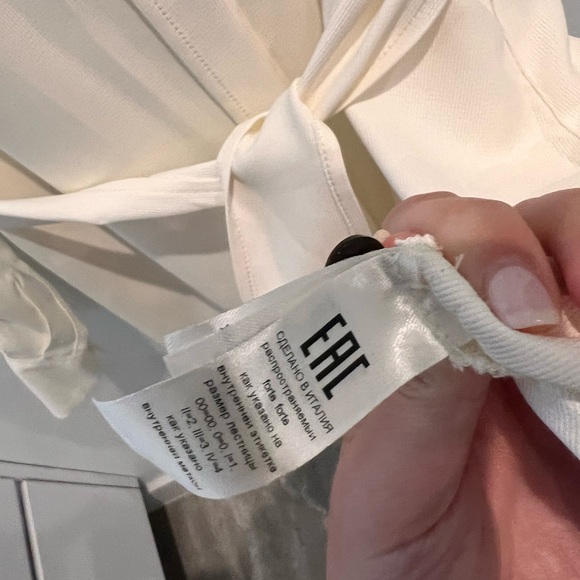 White Midi Dress with Crisp Look and Textured Fabric - Picture 4 of 4